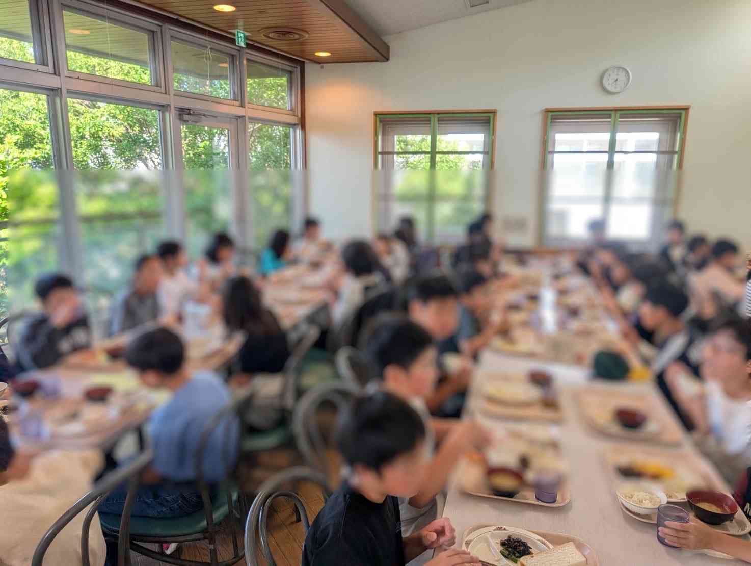 朝食３